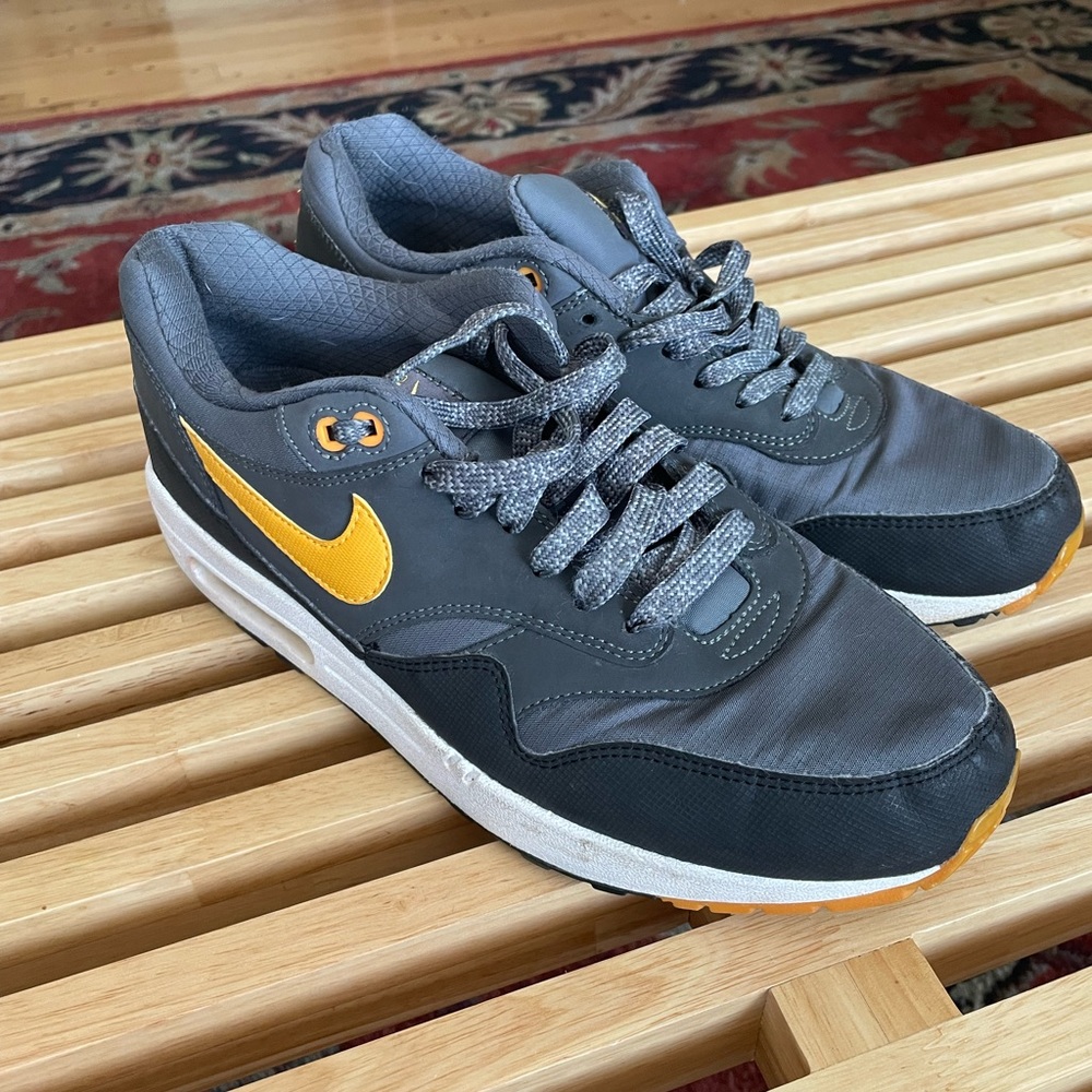 Nike Air Max 1 Essential Dark Grey Laser Orange Women’s Size 9.5